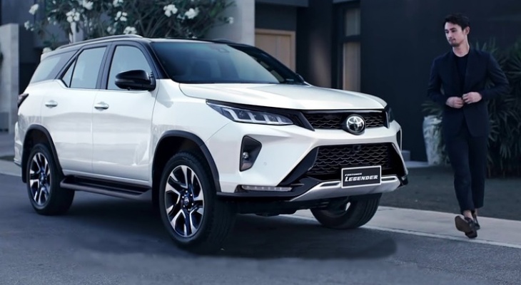 Đánh giá Toyota Fortuner Legender