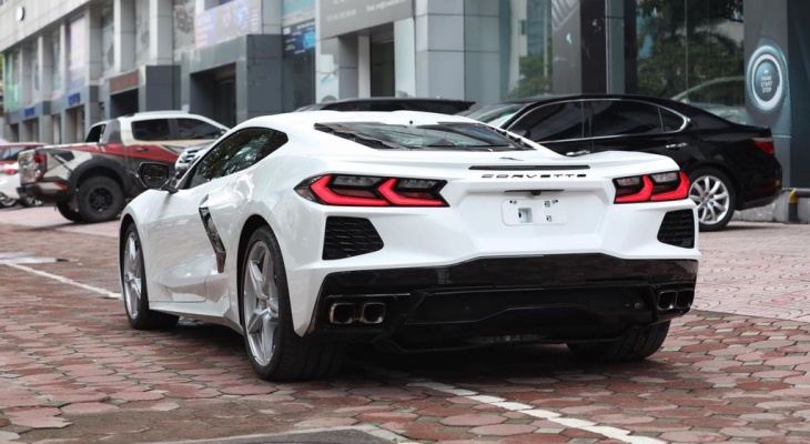 Siêu phẩm Chevrolet Corvette Stingray C8 2020